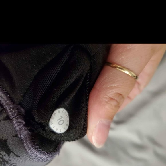 Lululemon bra - Picture 3 of 3